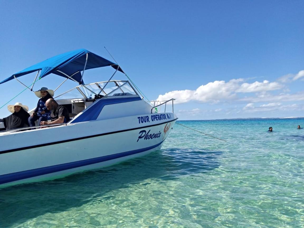 Dolphin Dhow Beach Safaris Виланкулос Екстериор снимка
